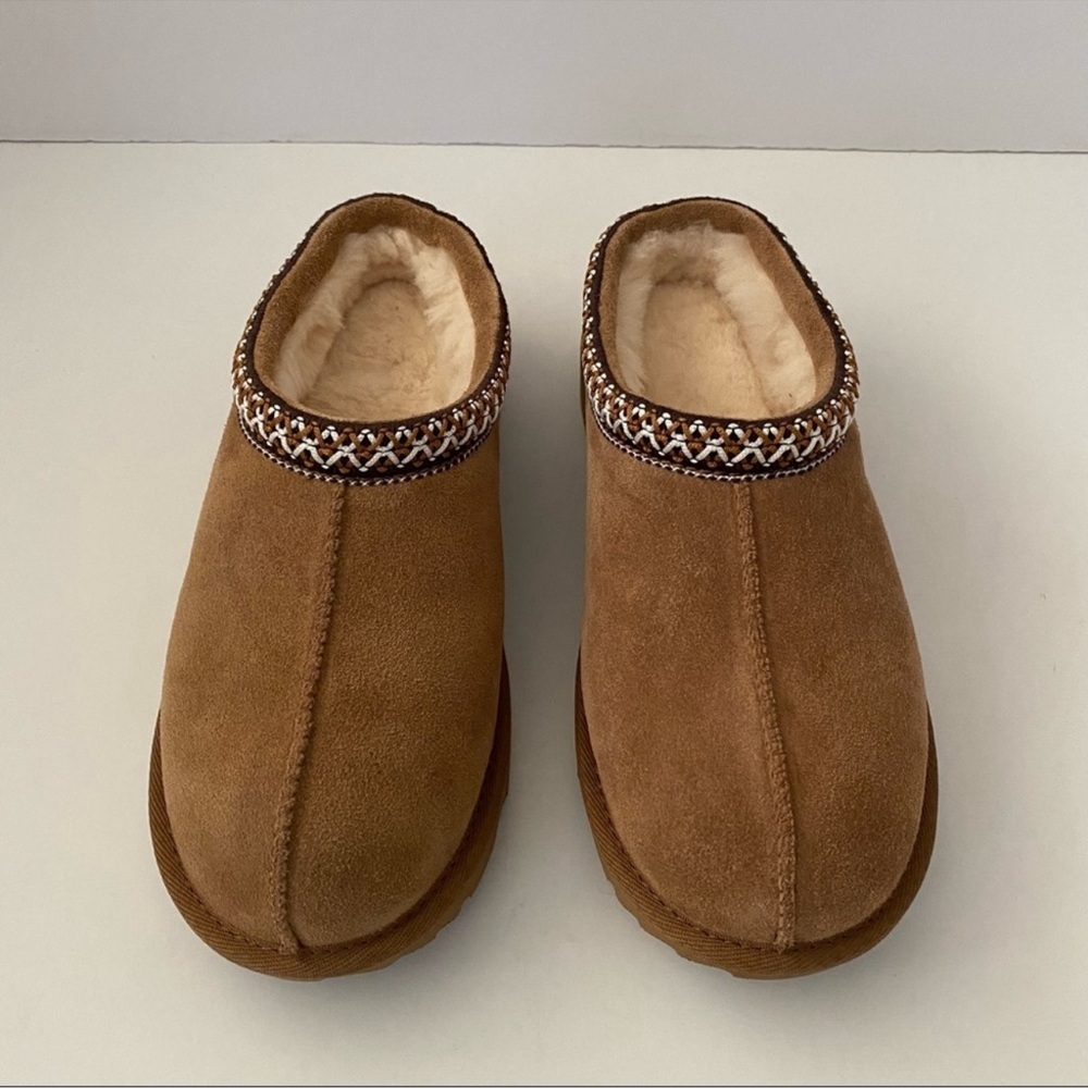 UGG Tasman Slippers Chestnut Kid’s 5 or 6 = Women’s 6 or 7 - BRAND NEW IN BOX - Picture 4 of 5